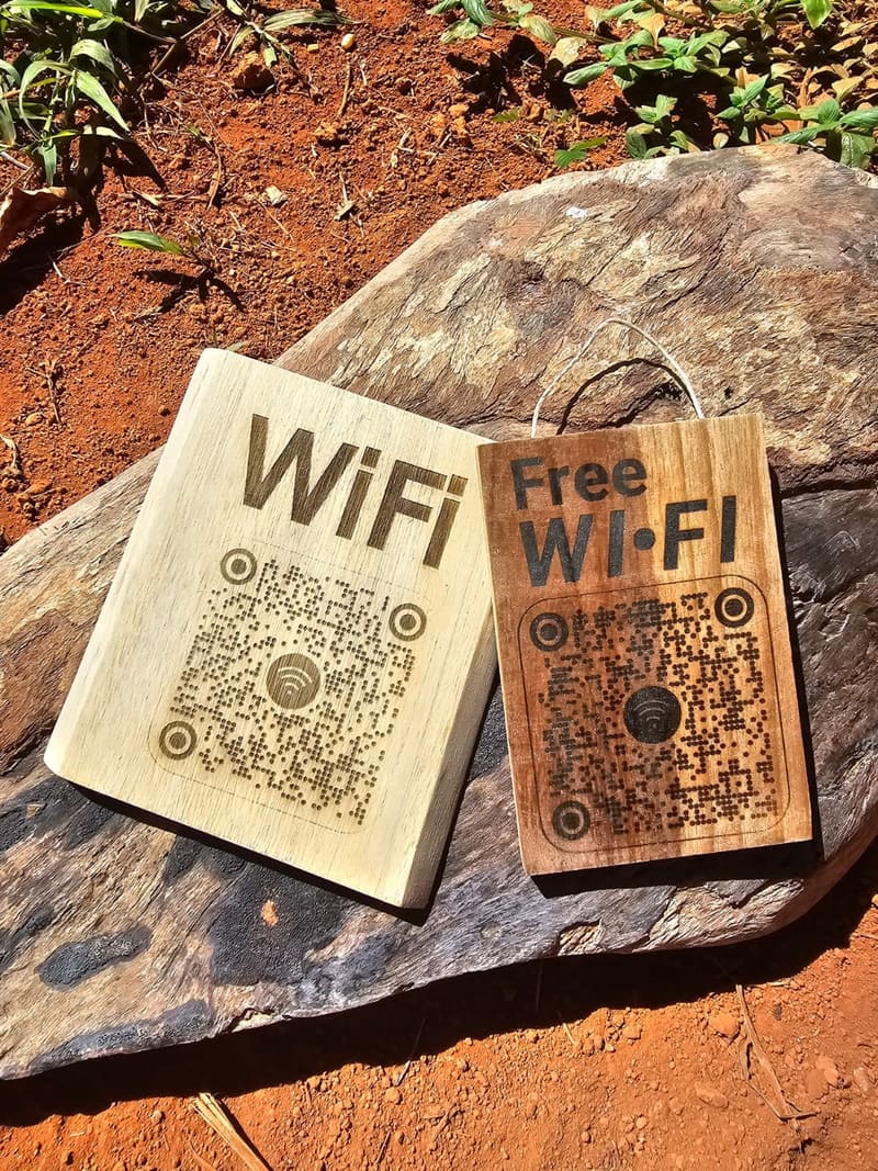 Rótulos de WiFi con código QR grabado, para alquileres.